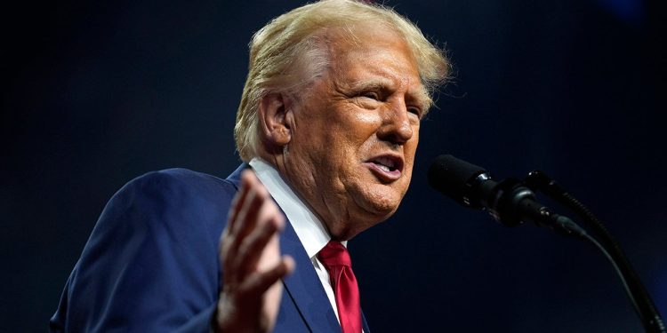 Trump je očekivao da će oštro kritikovati Harrisa na treću godišnjicu smrtonosnog napada u Afganistanu u kojem je ubijeno 13 Amerikanaca