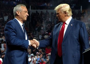 Trump prihvaća Kennedyjevu podršku — RT World News