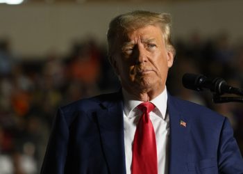 Trump prijeti Zuckerbergu doživotnom robijom – Politico – RT World News