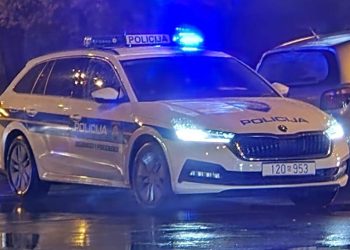 U Kaštelima maloljetnici napali Poljake i tražili 1€ pa ih pretukli kad su odbili dati novac