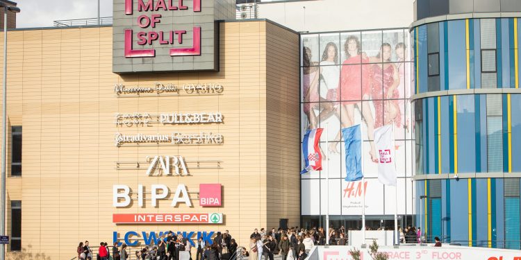 U Splitu napadnuta djevojčica s Downovim sindromom: Žena ju udarila u javnosti