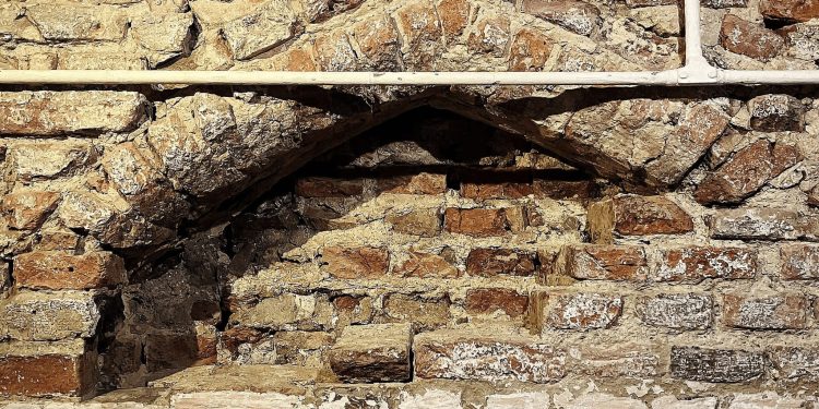 U Ujedinjenom Kraljevstvu otkrivena drevna vrata s mogućom povezanošću sa Shakespeareom