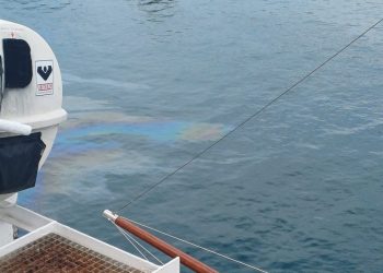 U luci Vis širi se velika benzinska mrlja, obavijestite nadležne da se nešto ne zapali!