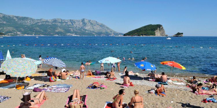 U tijeku je neviđena okupacija hrvatskog Jadrana: ‘Ponašaju se kao države u državi’
