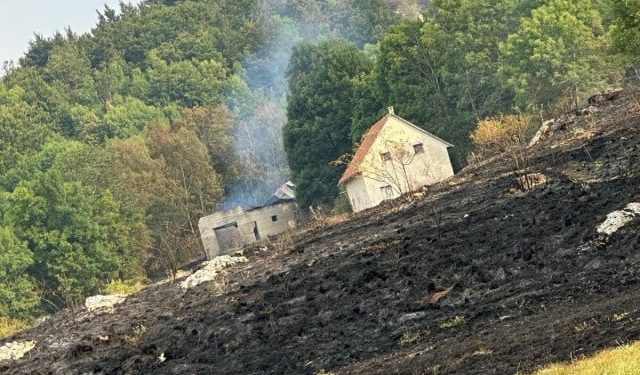 UGROŽENA DVA SELA Vatrogasci se treći dan bore s požarom u Posušju