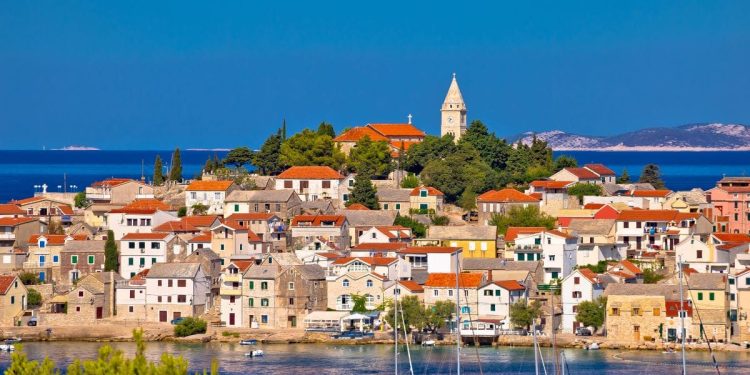 UHIĆEN AUSTRALAC Izazvao požar kod Primoštena paljenjem biljnog otpada!