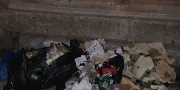 UHVAĆENI NA DJELU Pulski ugostitelji bacali smeće gdje nije trebalo!