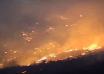 UŽIVO Kao da je pakao na zemlji. Ovako izgleda požar u Podgori, u mjestu uopće nema struje