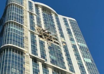 Ukrajinski dronovi napadaju stambene blokove duboko u Rusiji (VIDEOZAPISI) — RT Rusija i bivši Sovjetski Savez