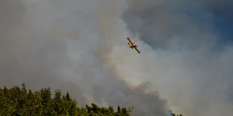 VATROGASCI DEŽURALI CIJELU NOĆ Požari u Dalmaciji stavljeni pod kontrolu