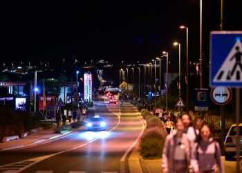 (VELIKA FOTOGALERIJA) HODOČAŠĆE U SINJ Stižu ljudi iz cijele Hrvatske, policija izdala posebno upozorenje