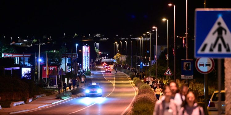 (VELIKA FOTOGALERIJA) HODOČAŠĆE U SINJ Stižu ljudi iz cijele Hrvatske, policija izdala posebno upozorenje