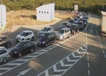 VELIKE GUŽVE Na graničnim prijelazima formirane velike kolone, naoružajte se strpljenjem