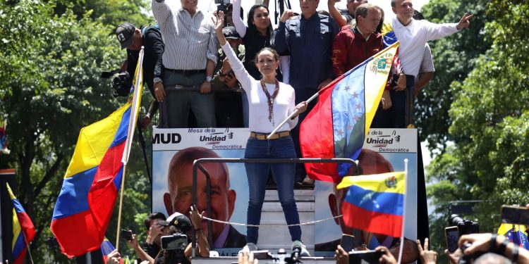 VENEZUELA Machado se pridružila svojim pristašama na prosvjedu u Caracasu. ‘Režim nikad nije bio tako slab’ | NACIONAL.HR