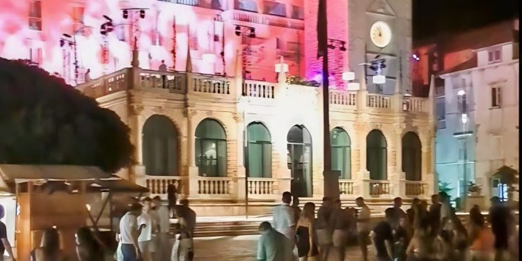 VIDEO Poznata Hvaranka u nevjerici što je doživjela u srcu grada: “Koje seljačine, sram vas bilo svih skupa”