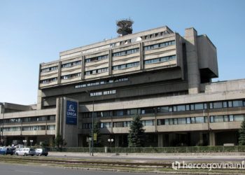 VIŠEMILIJUNSKE DUBIOZE NA BHRT Prodaja ‘Sivog doma’ koji je procijenjen na 165 milijuna maraka mogla bi spasiti poduzeće