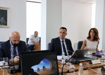 VLADA FBiH OPET POMAŽE BOGATIMA Izdvajaju milijun maraka za subvencije na kupnju električnih automobila