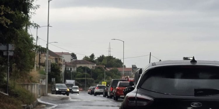 VOZAČI OPREZ Ne radi semafor na poznatom raskrižju