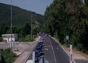 VRIJEME GODIŠNJIH ODMORA Kilometarske kolone prema Mostaru i graničnim prijelazima