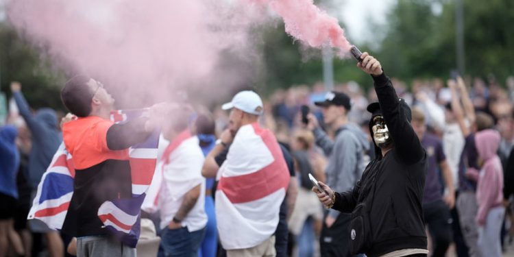 Velika većina Britanaca za nemire krivi imigraciju – anketa — RT World News