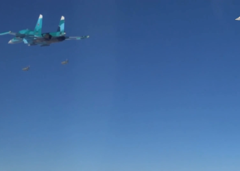 Video MORH-a pokazuje kako su krilate bombe pogodile ukrajinske položaje u ruskoj regiji Kursk — RT Rusija i bivši Sovjetski Savez