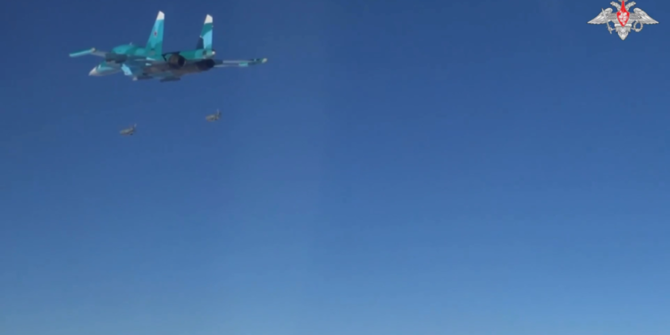 Video MORH-a pokazuje kako su krilate bombe pogodile ukrajinske položaje u ruskoj regiji Kursk — RT Rusija i bivši Sovjetski Savez