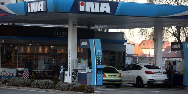 Vlada donijela važnu odluku o cijenama goriva: Sve je odrađeno iza zatvorenih vrata
