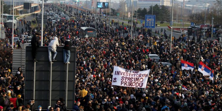 Vučićev projekt zgrtanja milijardi eura naišao na otpor, ovo bi moglo izazvati građanski rat u Srbiji