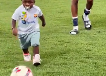 Yamal se igra sa svojim malim bratom: kako je slatko!