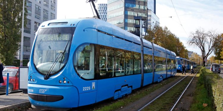 ZET poslao bitnu obavijest: Zaustavlja se tramvajski promet na važnoj dionici, neke linije mijenjaju trasu