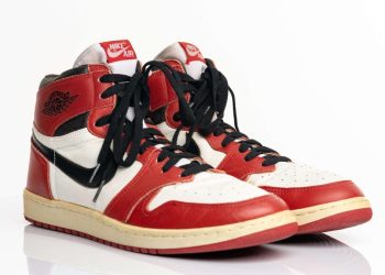 Zabranjene Air Jordan hlačice za koje je Stern želio kazniti MJ-a.  NBA Crni