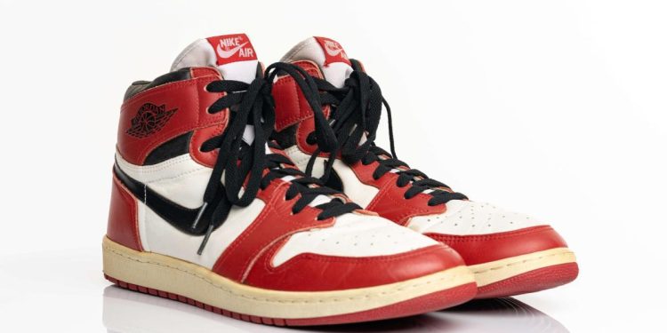 Zabranjene Air Jordan hlačice za koje je Stern želio kazniti MJ-a. NBA Crni