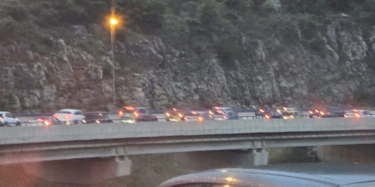 Zatvara se cesta Solin – Klis, u prekidu su neke katamaranske i trajektne linije