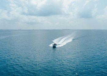 Zbog glisiranja preblizu obale kažnjeno 50 stranaca kod Rijeke!