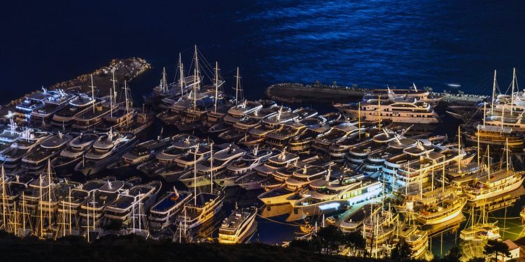 Zbogom, Ivica: Večeras se oglasile brodske sirene za oproštaj od brodara