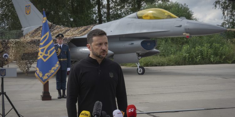 Zelenski se pohvalio novim borbenim avionima F-16: Lov može započeti