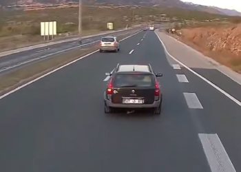 Ubacivanje na autocesti A1 iz noćne more, ovakvi vozači zaslužuju kaznu!? | NACIONAL.HR