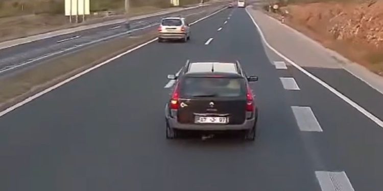 Ubacivanje na autocesti A1 iz noćne more, ovakvi vozači zaslužuju kaznu!? | NACIONAL.HR