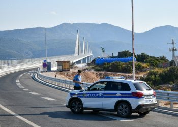 Teška prometna nesreća kod Pelješkog mosta: Poginuo Slovenac, šest osoba je ozlijeđeno