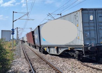 Strava kod Tovarnika: Teretnnjak iskočio iz tračnica, promet je obustavljen