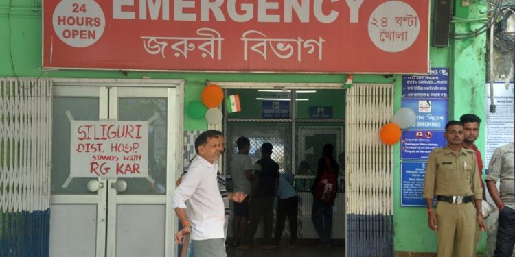 KAOS U INDIJI Zaposleni u bolnicama traže pravdu za ubijenu liječnicu | NACIONAL.HR