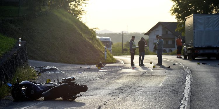 Tragedija kod Zmijavaca u ranu zoru: Poginula je jedna osoba