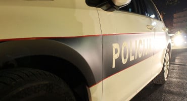 Policija auto noć
