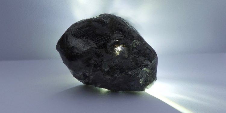 GOTOVO 2500 KARATA U Bocvani iskopan jedan od najvećih dijamanata ikad | NACIONAL.HR