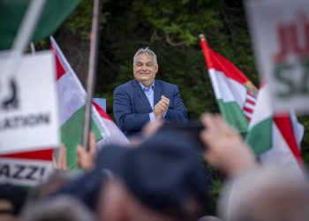 POVLAČI SE IZ JAVNOSTI Odstupio Orbanov europarlamentarac: Sinoć sam se pijano posvađao s jednom gospođom… | NACIONAL.HR