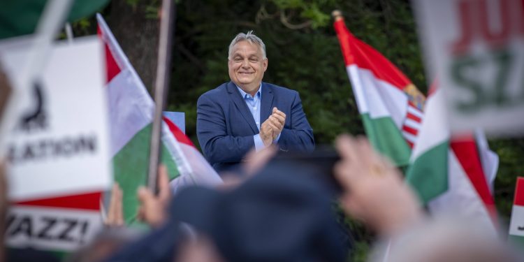 POVLAČI SE IZ JAVNOSTI Odstupio Orbanov europarlamentarac: Sinoć sam se pijano posvađao s jednom gospođom… | NACIONAL.HR