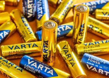 SPAŠAVA IH PORSCHE U vlasničku strukturu proizvođača baterija Varta ulazi automobilski div. Evo zašto | NACIONAL.HR