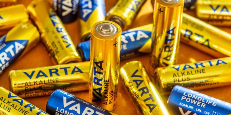 SPAŠAVA IH PORSCHE U vlasničku strukturu proizvođača baterija Varta ulazi automobilski div. Evo zašto | NACIONAL.HR