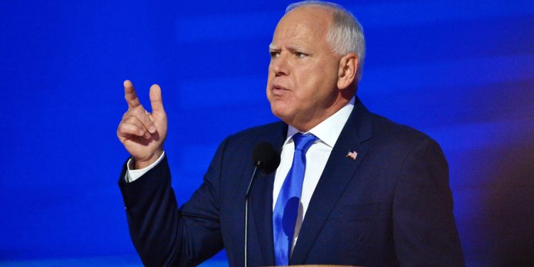 PRIHVATIO NOMINACIJU Walz i službeno potpredsjednik ako Harris pobijedi na izborima | NACIONAL.HR