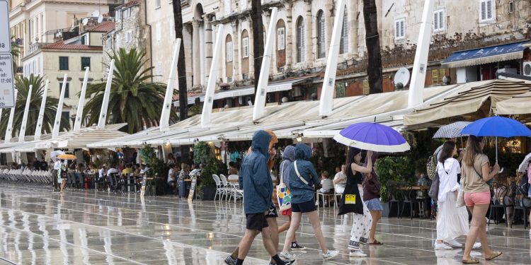 Klimatološka jesen kuca na vrata, upaljena upozorenja: Evo kakvo nam vrijeme donosi
